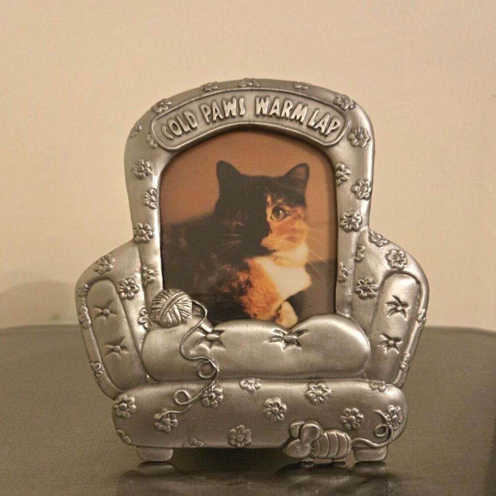 House of Lloyd Pewter Silver Tone Cat Photo Frame Cold Paws Warm Lap 6.5 x 6 NWT